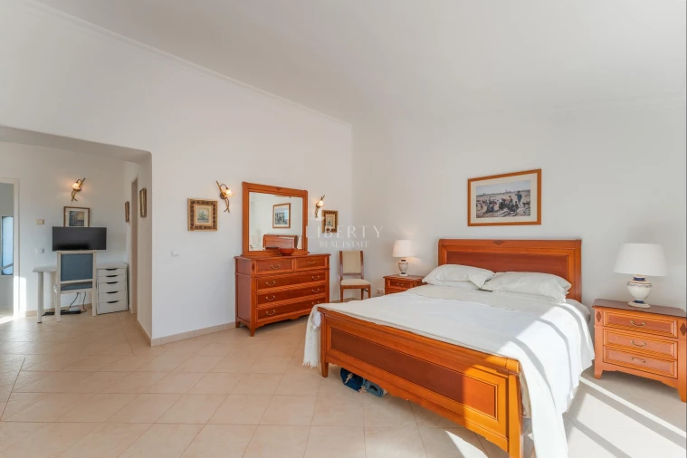 Moradia T3 para Venda em Almancil Foto 19