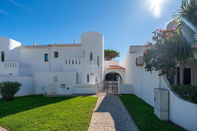 Moradia T3 para Venda em Almancil Foto 29