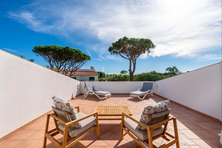 Moradia T3 para Venda em Almancil Foto 18