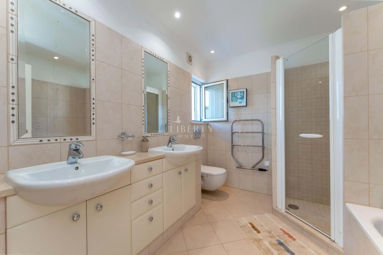 Moradia T3 para Venda em Almancil Foto 20