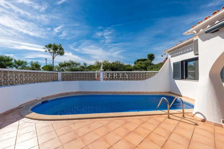 Moradia T3 para Venda em Almancil Foto 9