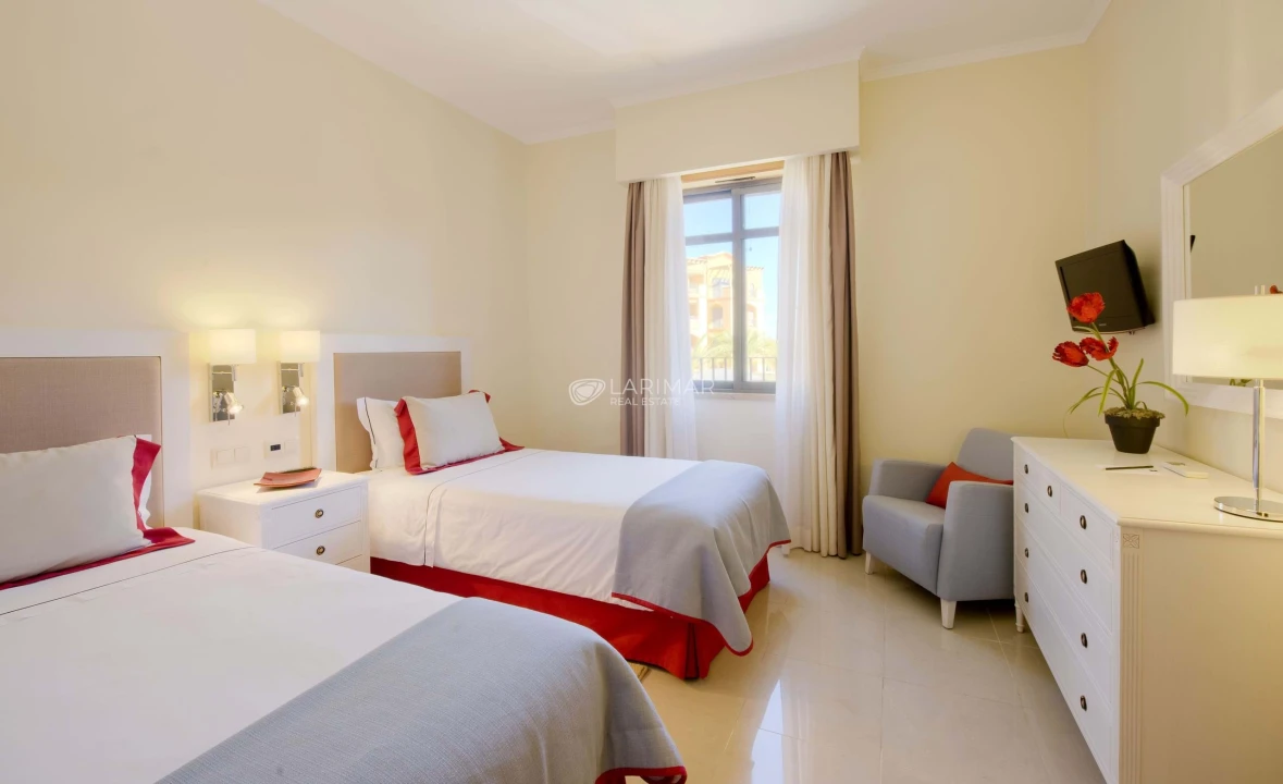 Apartamento T2 para Venda em Quarteira Foto 5