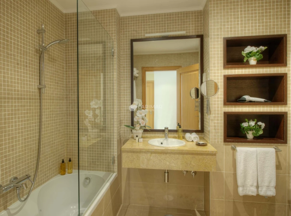 Apartamento T2 para Venda em Quarteira Foto 6