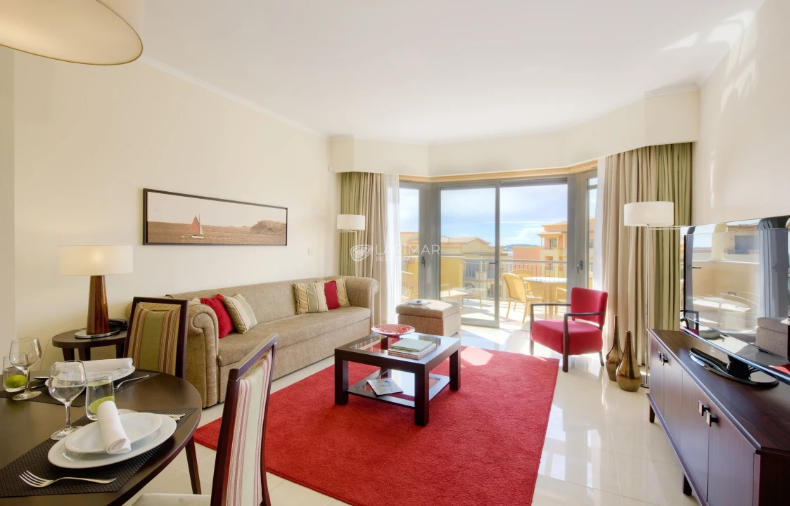 Apartamento T2 para Venda em Quarteira Foto 3