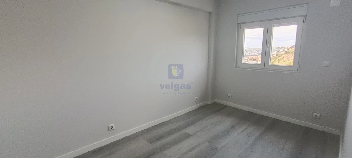 Apartamento T2 para Venda em Pontinha e Famões Foto 13