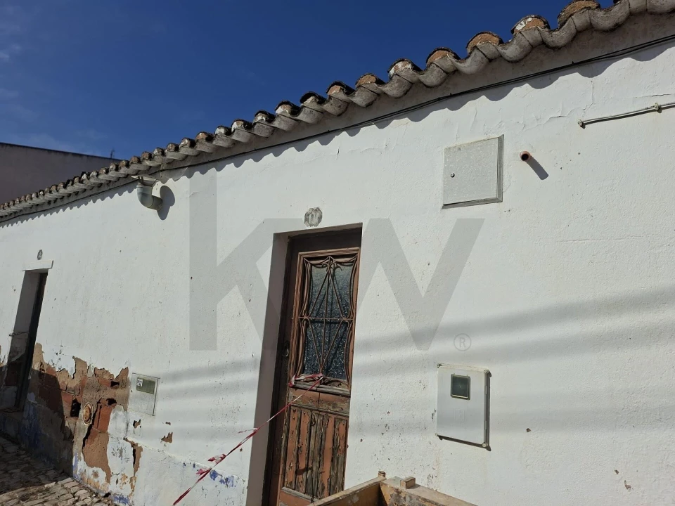 Moradia T2 para Venda em Odiaxere Foto 3