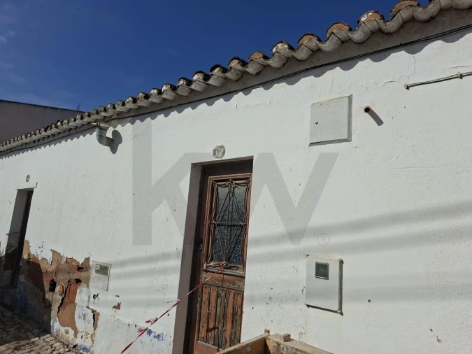 Moradia T2 para Venda em Odiaxere Foto 3