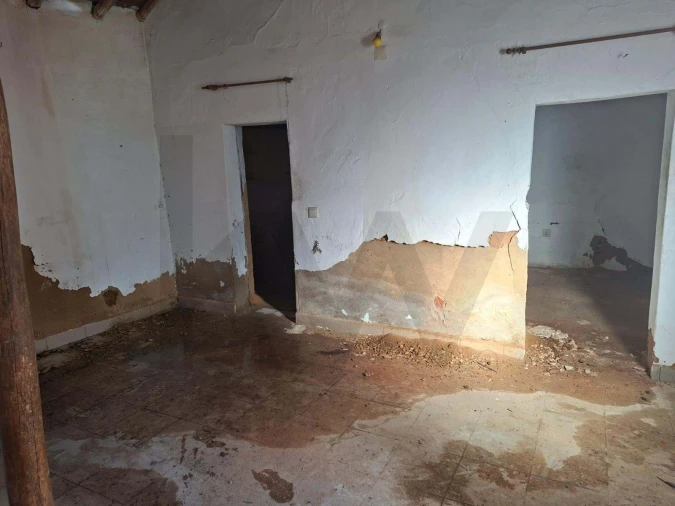 Moradia T2 para Venda em Odiaxere Foto 17