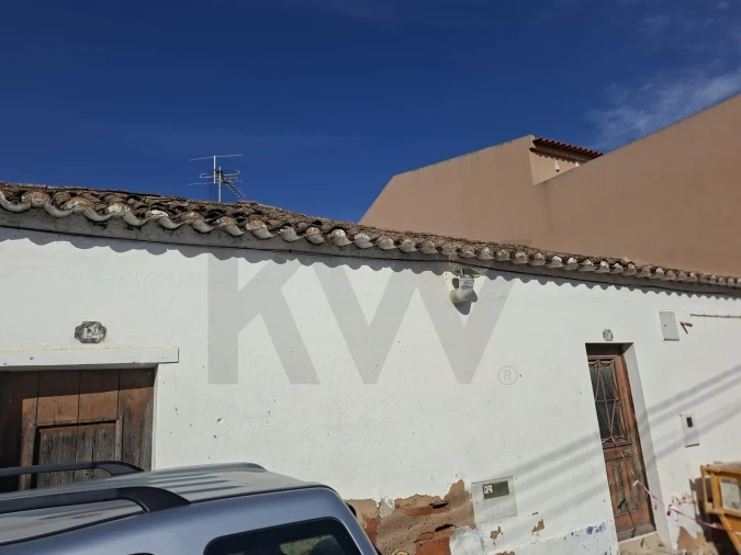 Moradia T2 para Venda em Odiaxere Foto 4