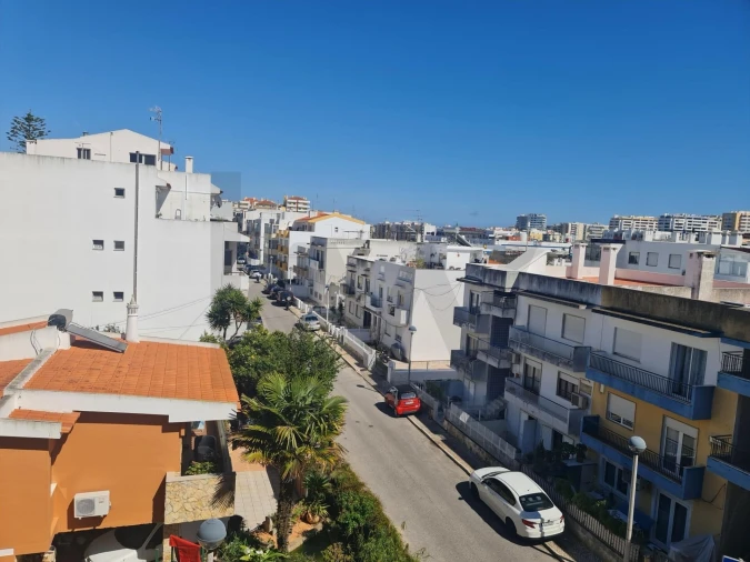 Apartamento T2 para Arrendamento férias em Portimão Foto 2