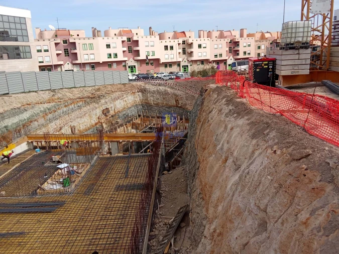 Apartamento T3 para Venda em Rio de Mouro Foto 13