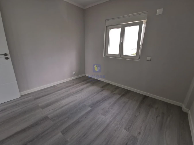 Apartamento T2 para Venda em Odivelas Foto 8