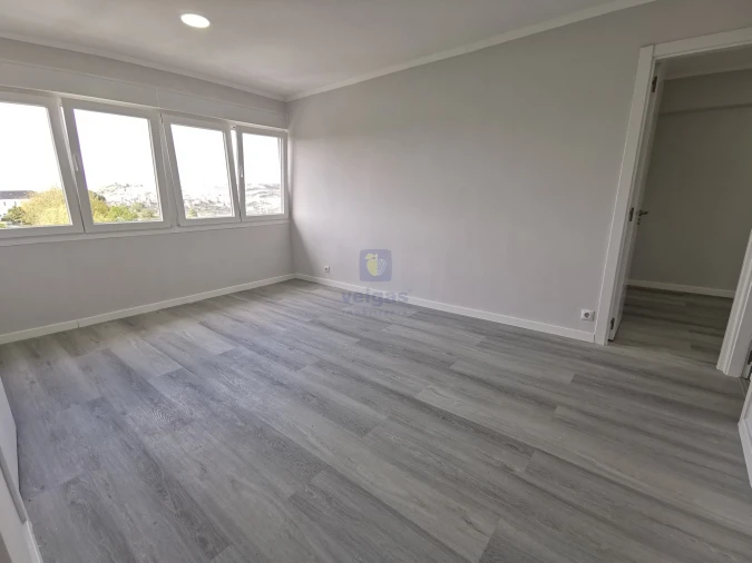 Apartamento T2 para Venda em Odivelas Foto 5