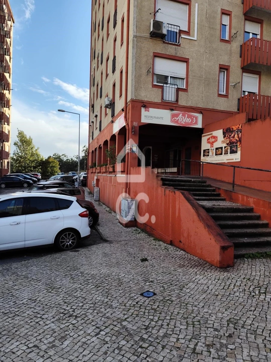 Apartamento T2 para Venda em Santo António dos Cavaleiros e Frielas Foto 3
