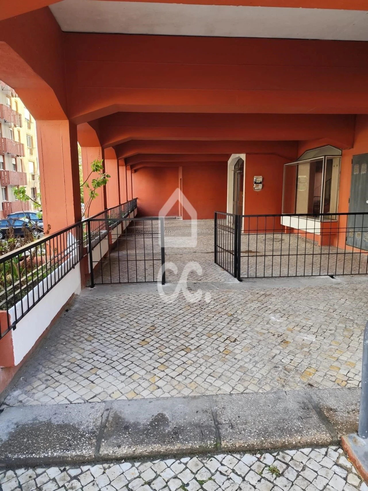 Apartamento T2 para Venda em Santo António dos Cavaleiros e Frielas Foto 1