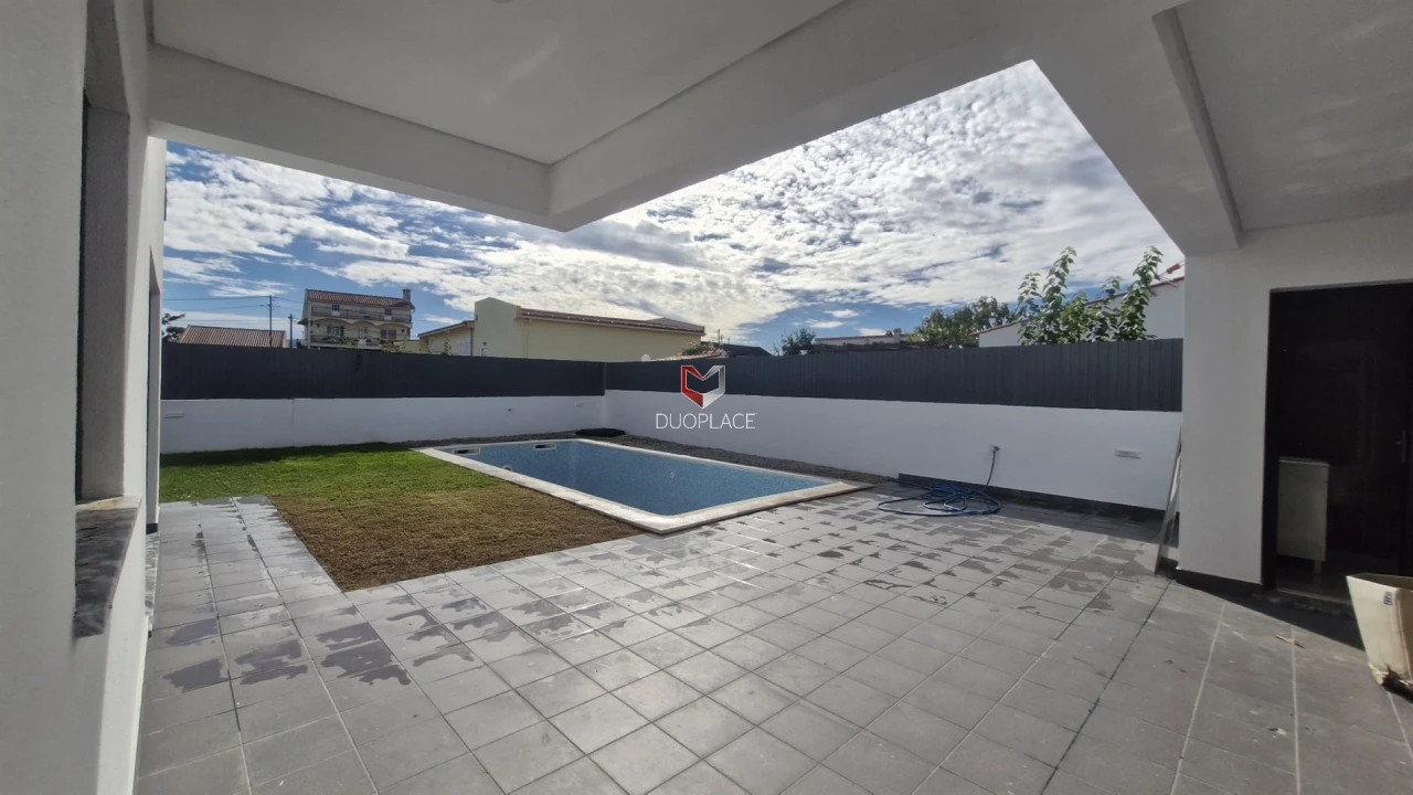 Moradia T5 para Venda em Azeitão (São Lourenço e São Simão) Foto 26