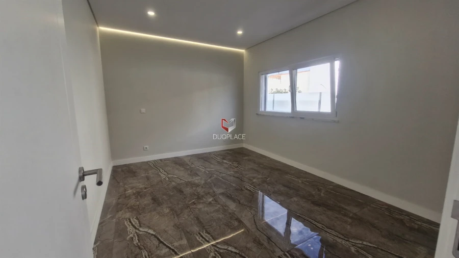 Moradia T5 para Venda em Azeitão (São Lourenço e São Simão) Foto 6