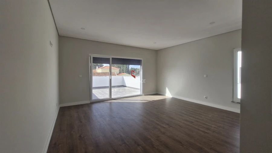 Moradia T5 para Venda em Azeitão (São Lourenço e São Simão) Foto 9