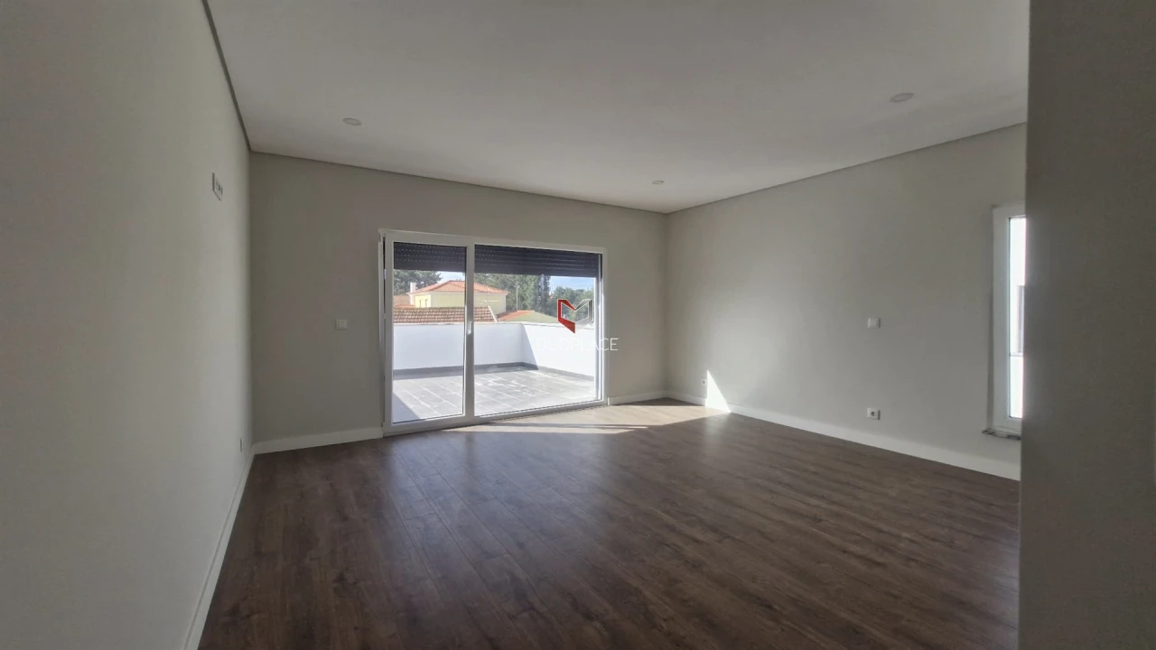 Moradia T5 para Venda em Azeitão (São Lourenço e São Simão) Foto 9