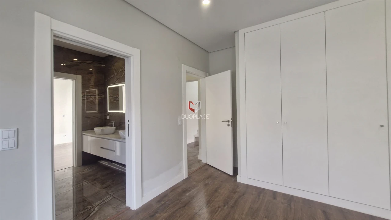 Moradia T5 para Venda em Azeitão (São Lourenço e São Simão) Foto 4