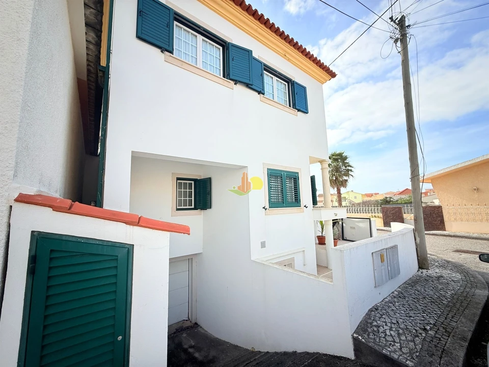 Moradia T4 para Venda em São Pedro Foto 3