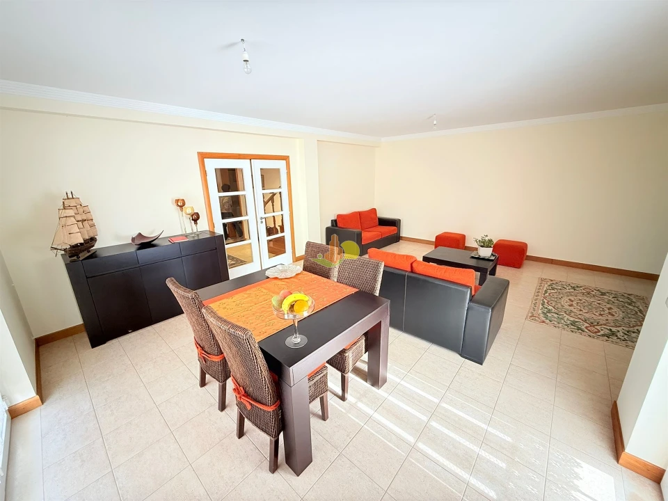 Moradia T4 para Venda em São Pedro Foto 6