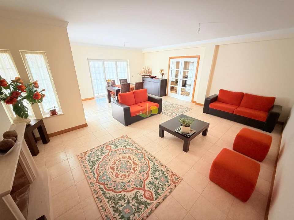 Moradia T4 para Venda em São Pedro Foto 9