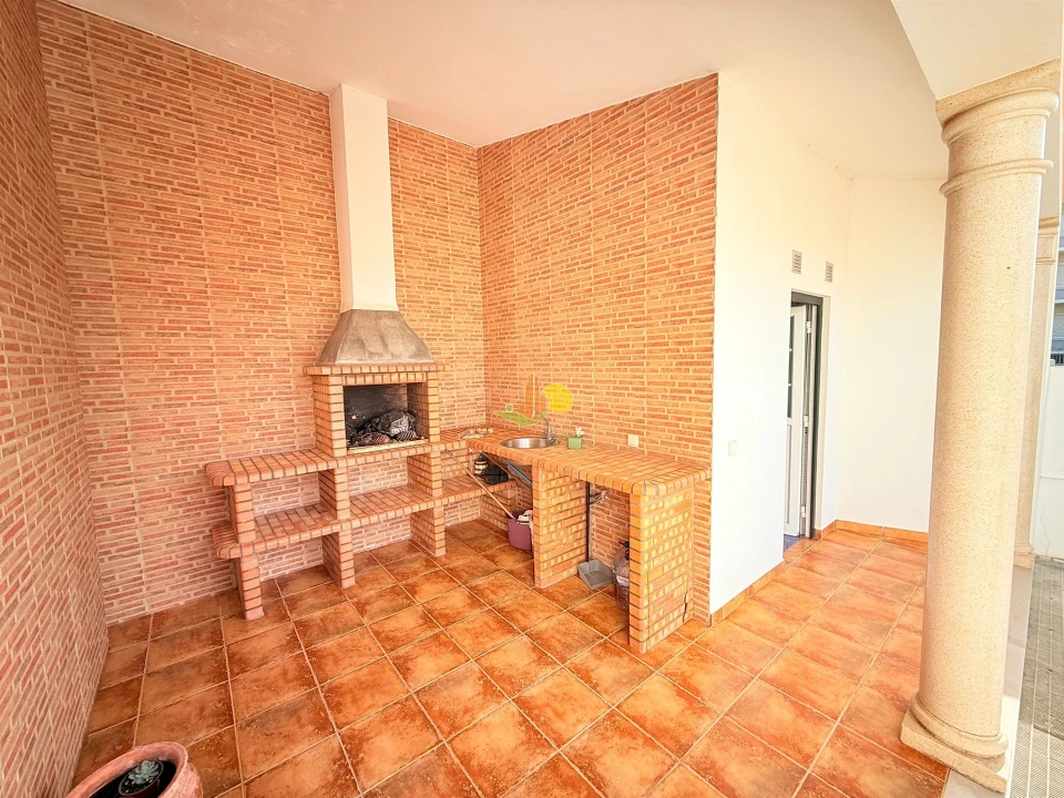 Moradia T4 para Venda em São Pedro Foto 33