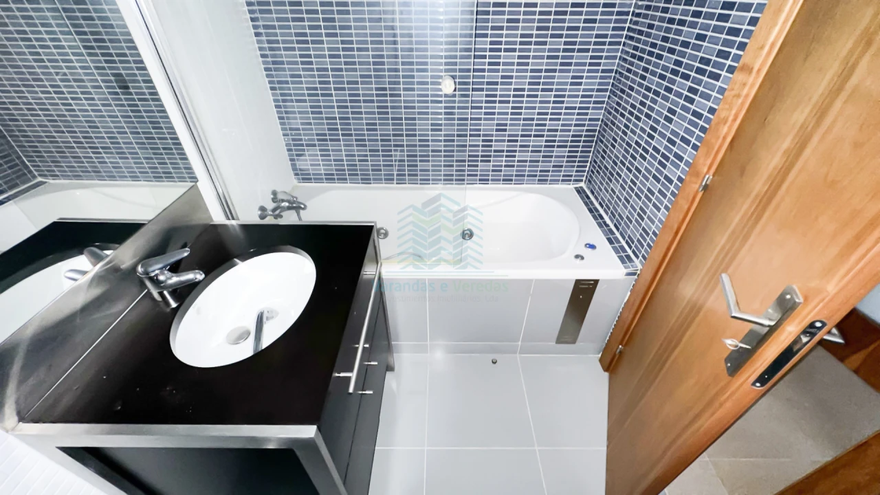 Apartamento T2 para Arrendamento em Torres Novas (Santa Maria, Salvador e Santiago) Foto 11