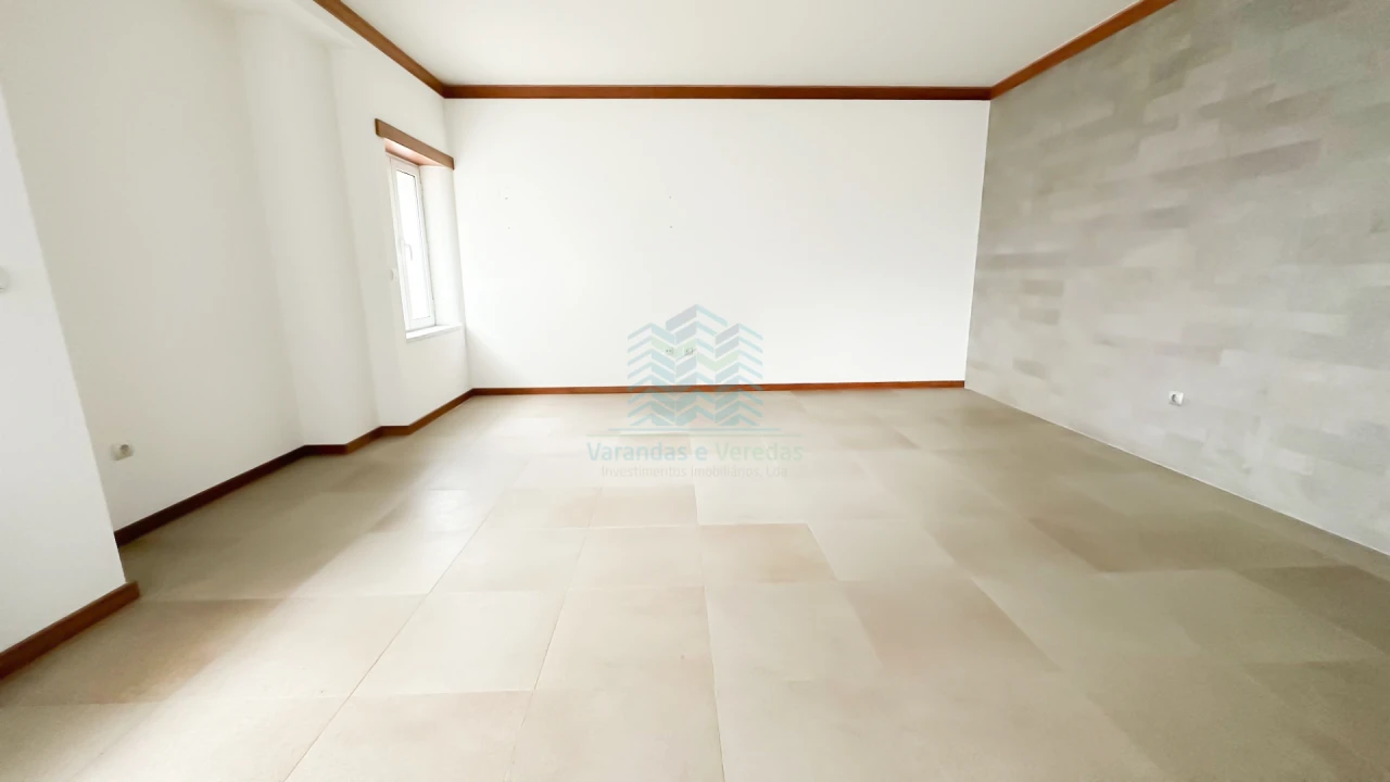 Apartamento T2 para Arrendamento em Torres Novas (Santa Maria, Salvador e Santiago) Foto 4