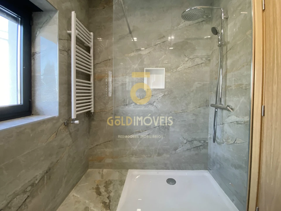 Moradia T3 para Venda em Macieira de Sarnes Foto 21