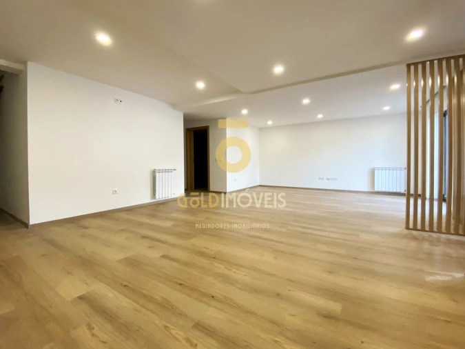 Moradia T3 para Venda em Macieira de Sarnes Foto 7