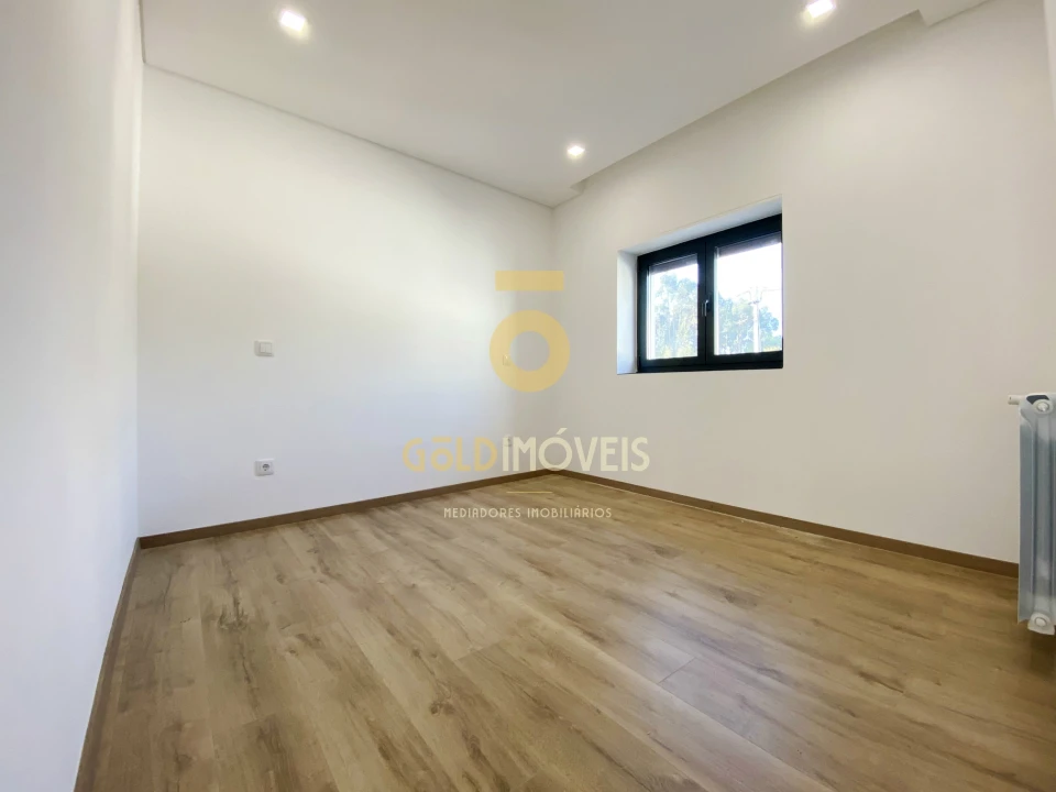 Moradia T3 para Venda em Macieira de Sarnes Foto 22