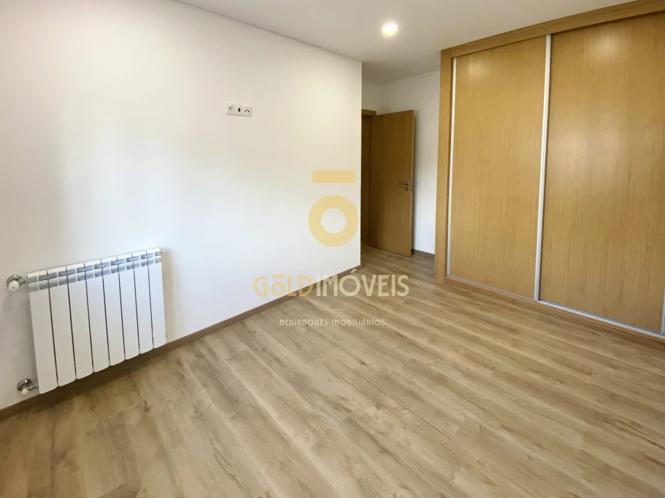 Moradia T3 para Venda em Macieira de Sarnes Foto 19