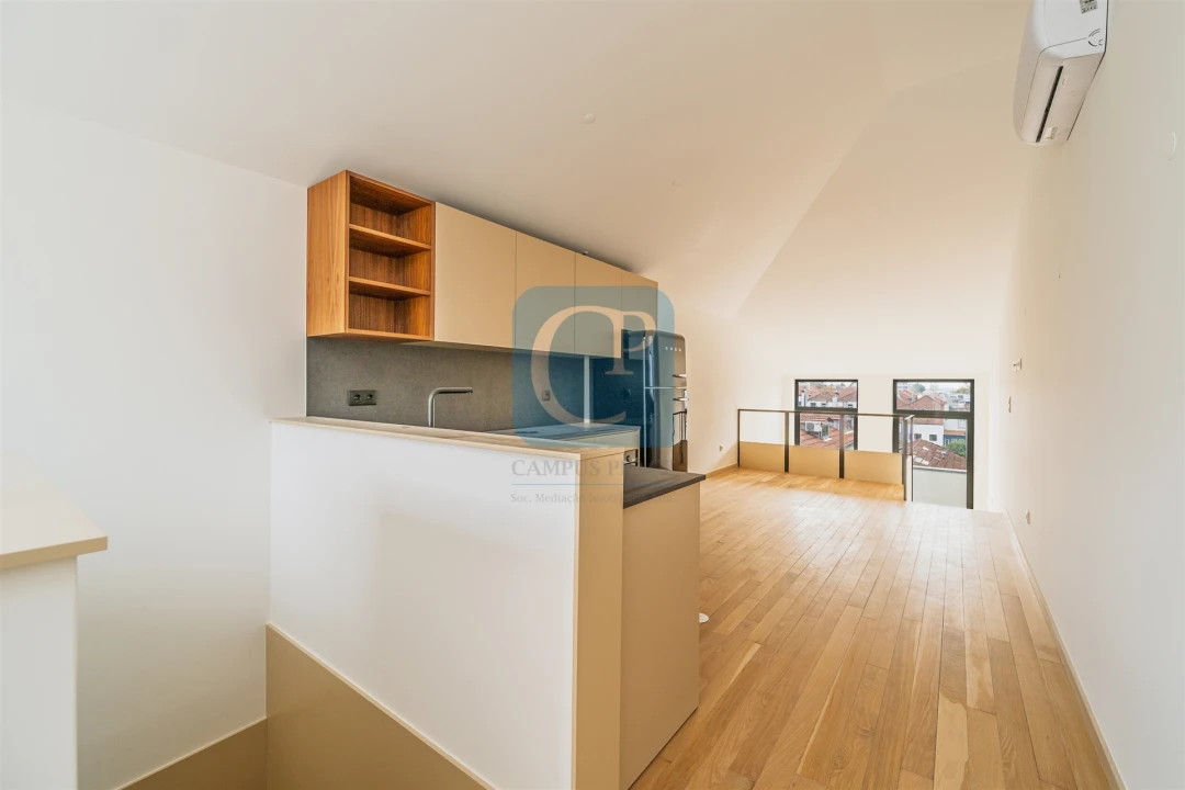 Apartamento T1 para Venda em Cedofeita, Santo Ildefonso, Sé, Miragaia, São Nicolau e Vitória Foto 1