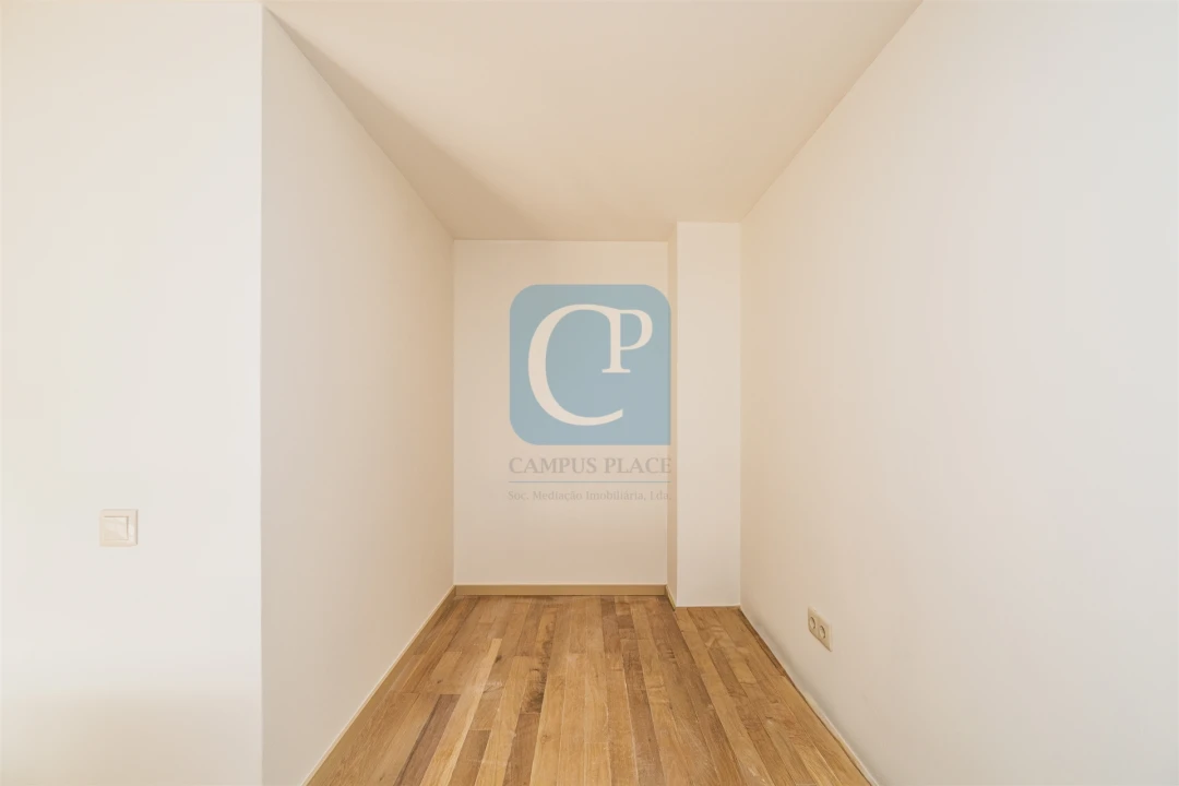 Apartamento T1 para Venda em Cedofeita, Santo Ildefonso, Sé, Miragaia, São Nicolau e Vitória Foto 4