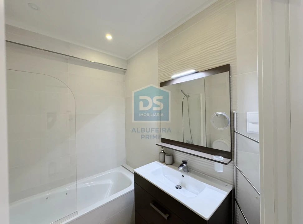 Apartamento T2 para Venda em Quarteira Foto 27