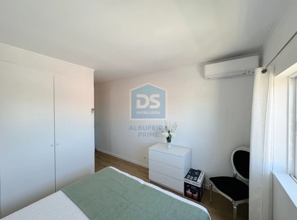 Apartamento T2 para Venda em Quarteira Foto 31