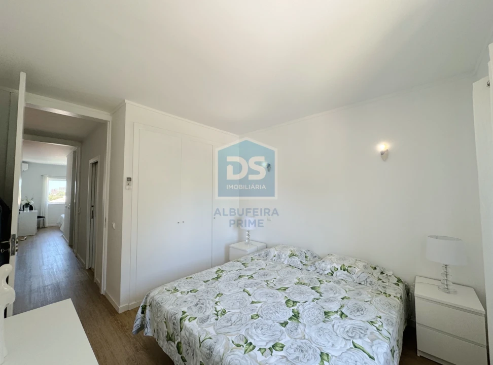 Apartamento T2 para Venda em Quarteira Foto 12