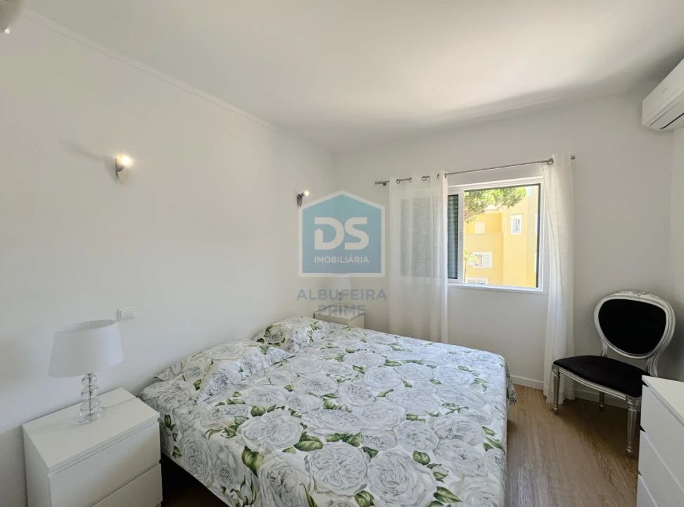 Apartamento T2 para Venda em Quarteira Foto 13