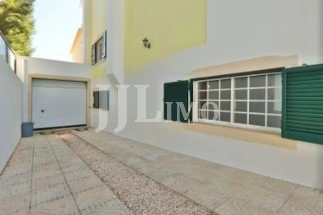 Moradia T3 para Arrendamento em Alcabideche Foto 30