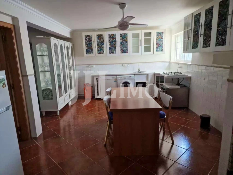 Moradia T3 para Arrendamento em Alcabideche Foto 26