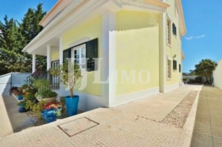 Moradia T3 para Arrendamento em Alcabideche Foto 21