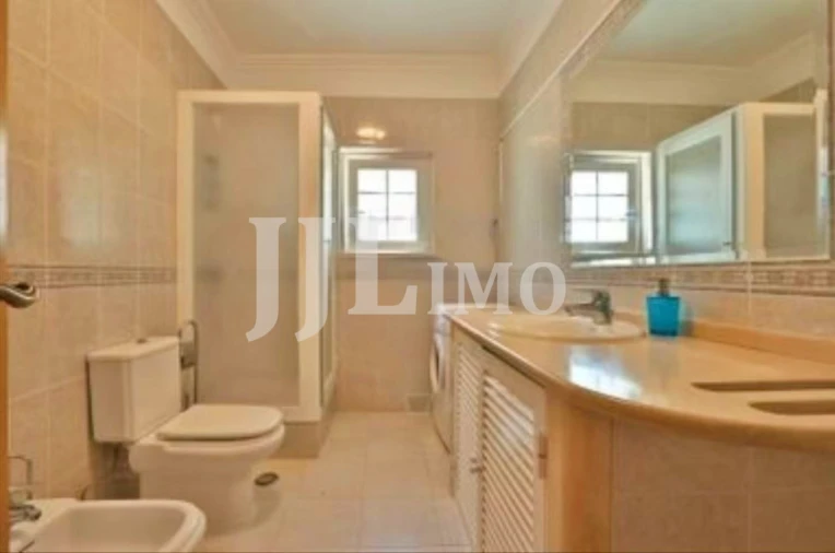 Moradia T3 para Arrendamento em Alcabideche Foto 17