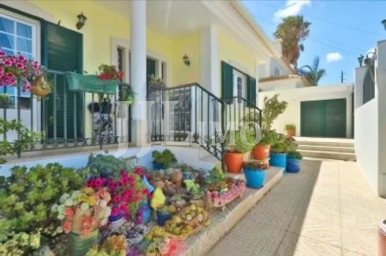 Moradia T3 para Arrendamento em Alcabideche Foto 22