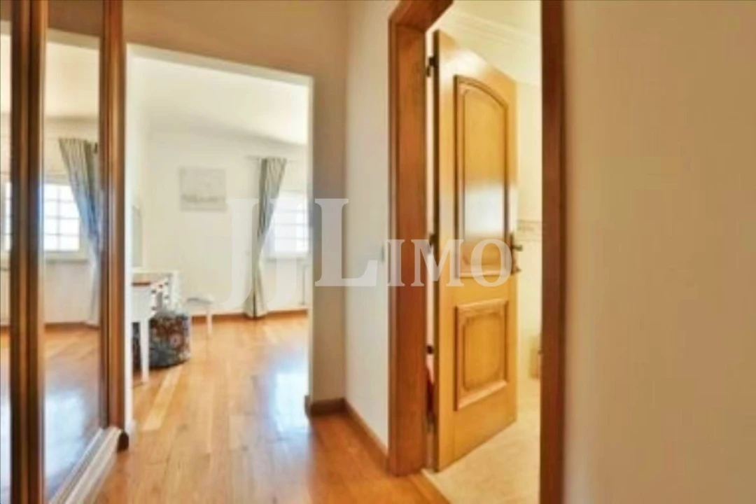 Moradia T3 para Arrendamento em Alcabideche Foto 28