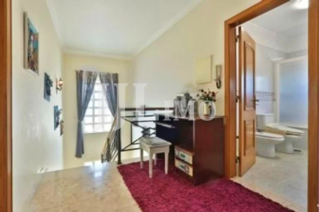 Moradia T3 para Arrendamento em Alcabideche Foto 4