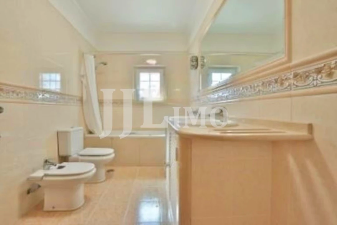 Moradia T3 para Arrendamento em Alcabideche Foto 20