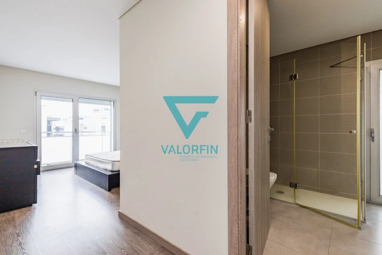 Apartamento T3 para Venda em Leiria, Pousos, Barreira e Cortes Foto 16