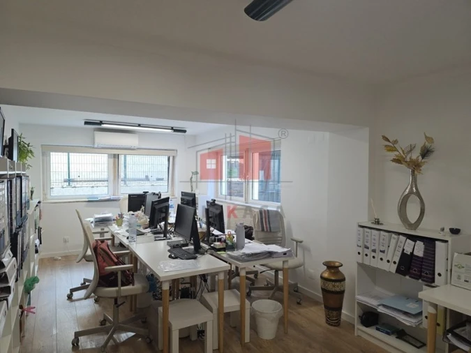 Escritório para Arrendamento em Venda do Pinheiro e Santo Estêvão das Galés